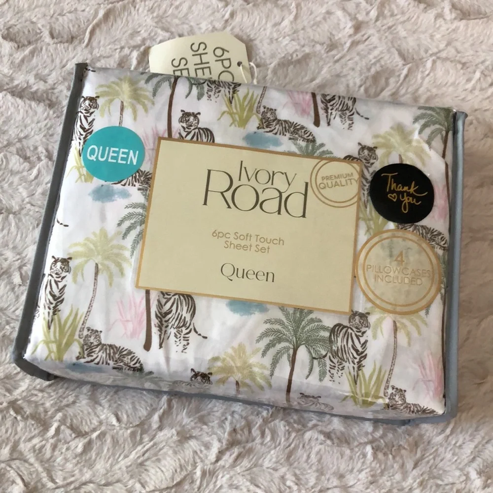 Ivory Road Queen Sheet Set - Pastel Palm & Tiger Print